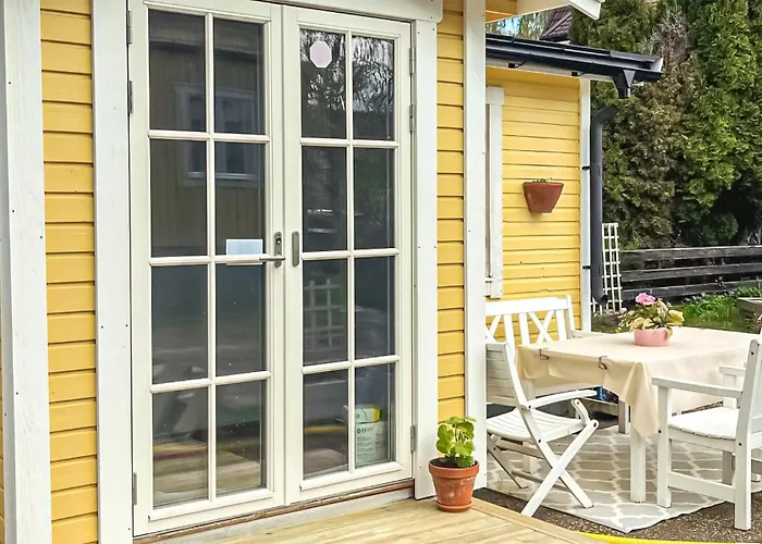 Awesome Home In Vaestervik With Kitchen