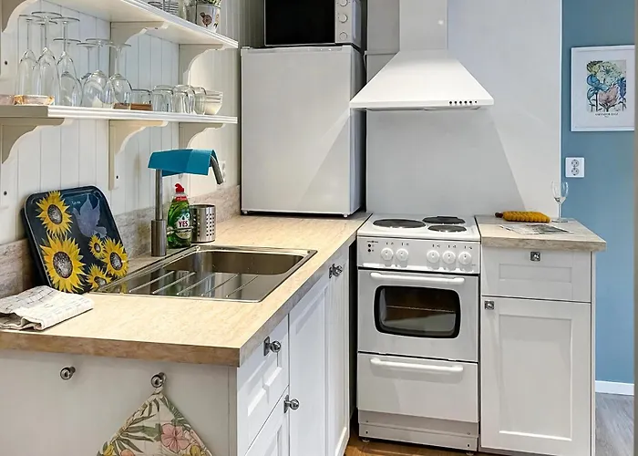 Awesome Home In Vaestervik With Kitchen
